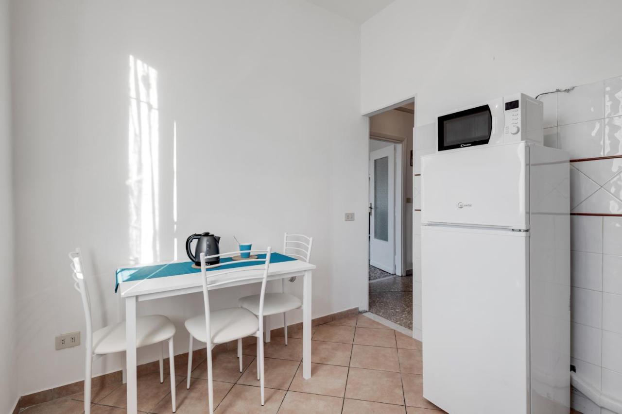 Lulli Cozy Apartment With Balcony Florens Exteriör bild